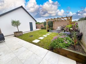 Photo 18- click for photo gallery